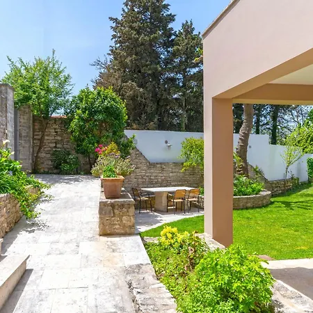 Petra Villa